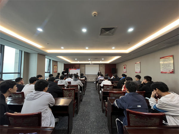 職業(yè)技術(shù)學(xué)院學(xué)生到萬洲實習(xí)實訓(xùn)8.jpg 職業(yè)技術(shù)學(xué)院學(xué)生到萬洲實習(xí)實訓(xùn)8.jpg